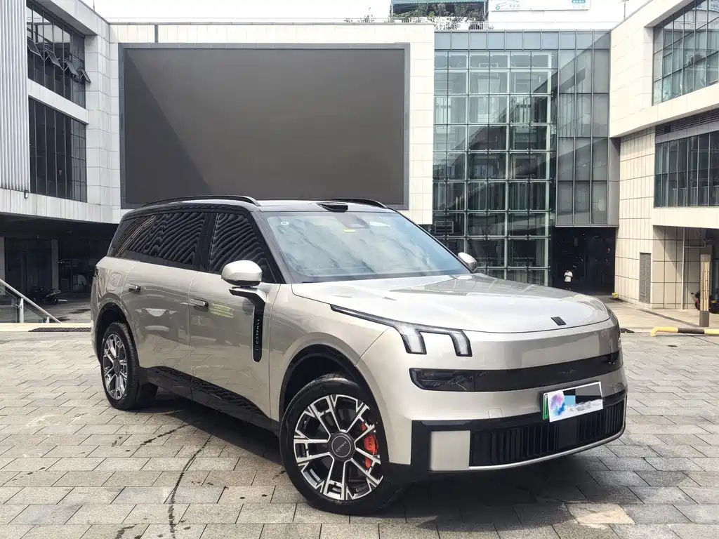 Lynk & Co Рука 900. — миниатюра 3