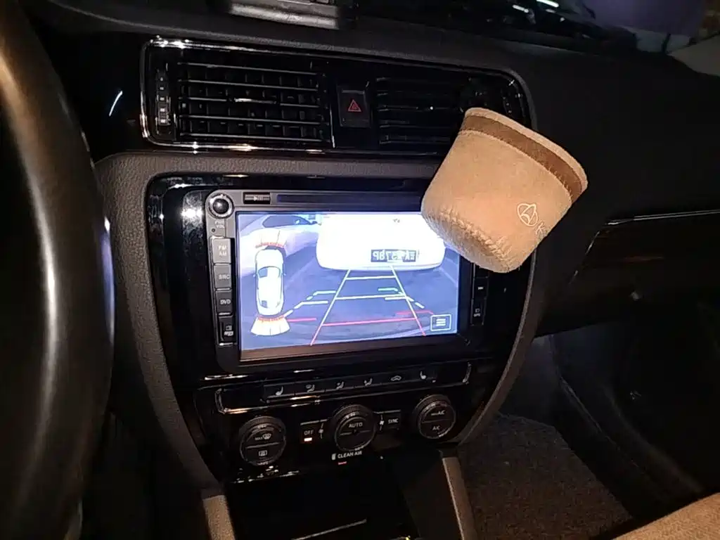 Volkswagen Sagitar — миниатюра 18