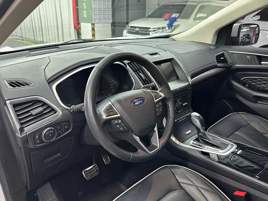Ford Edge — миниатюра 6
