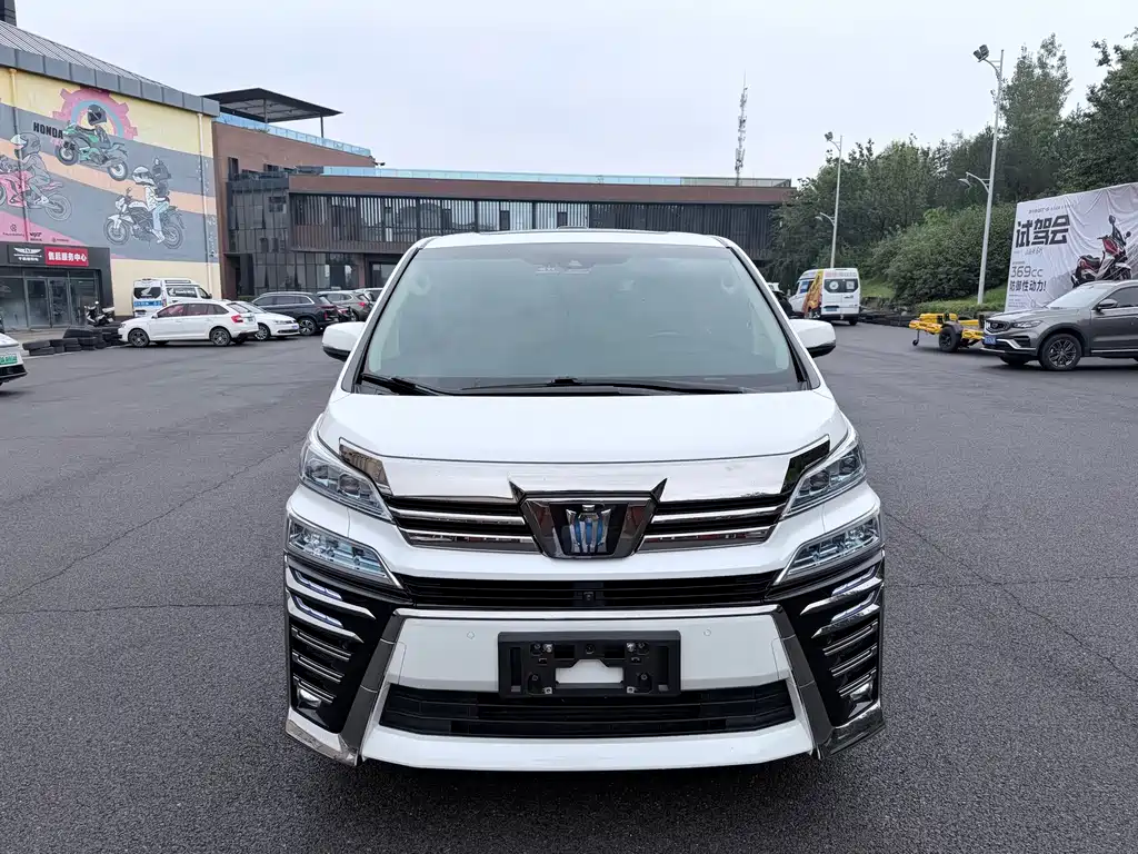 Toyota Vellfire — миниатюра 6