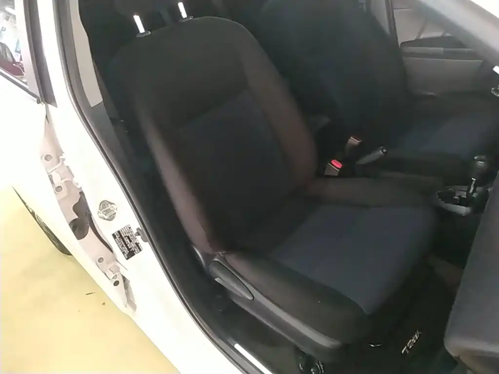 Toyota Yaris L — миниатюра 25