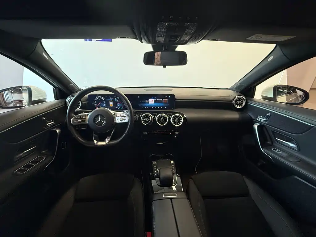 Mercedes-Benz A-Class A 2023 A 200 L Fashion