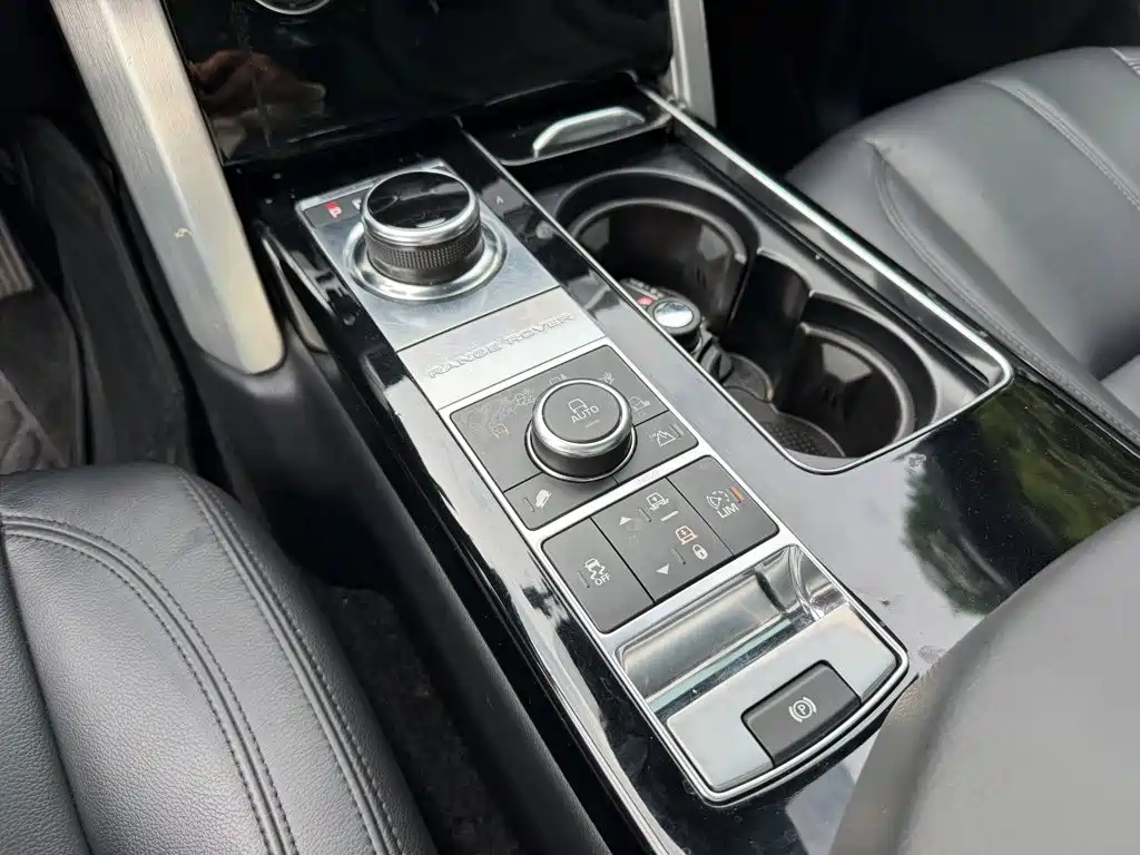 Land Rover Range Rover — миниатюра 9