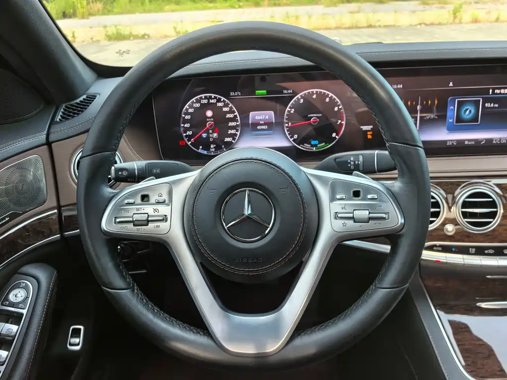 Mercedes-Benz S-Class — миниатюра 12