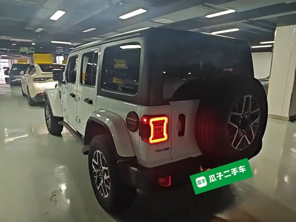 Jeep Wrangler PHEV — миниатюра 5