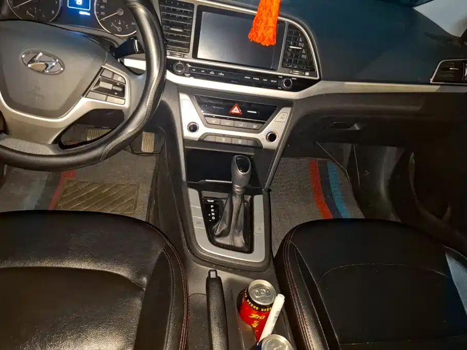 Hyundai Elantra — миниатюра 16