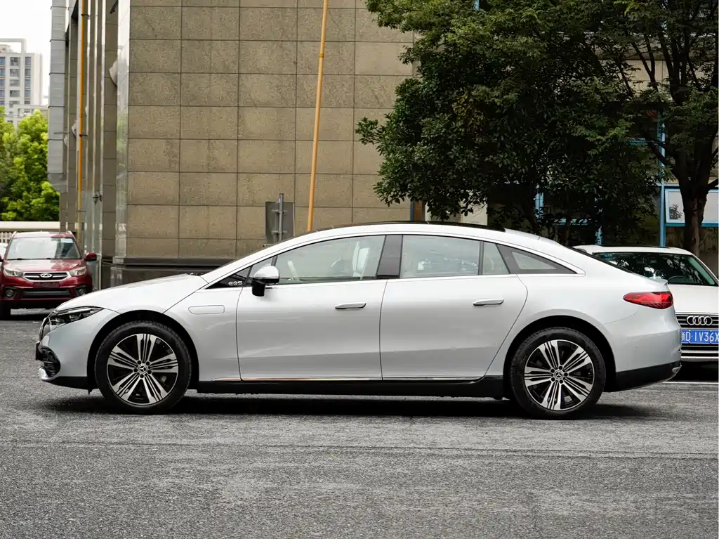 Mercedes-Benz EQS — миниатюра 3