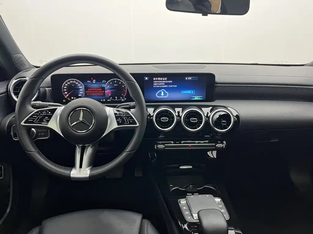 Mercedes-Benz A-Class — миниатюра 9