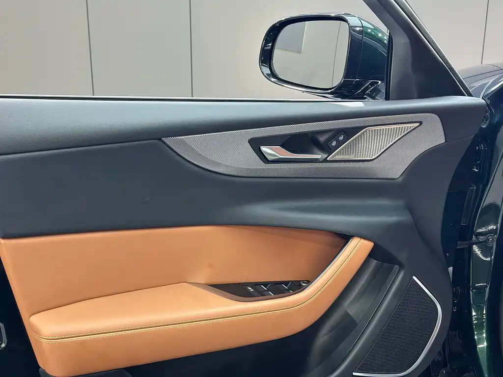 Jaguar XEL — миниатюра 5