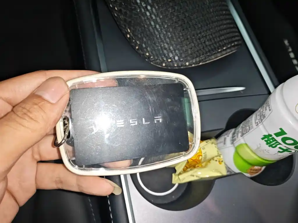 Tesla Model 3 — миниатюра 9