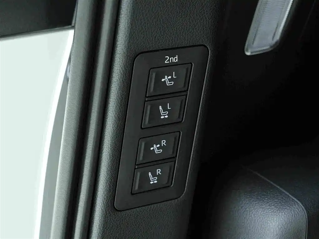 Toyota Vellfire — миниатюра 22
