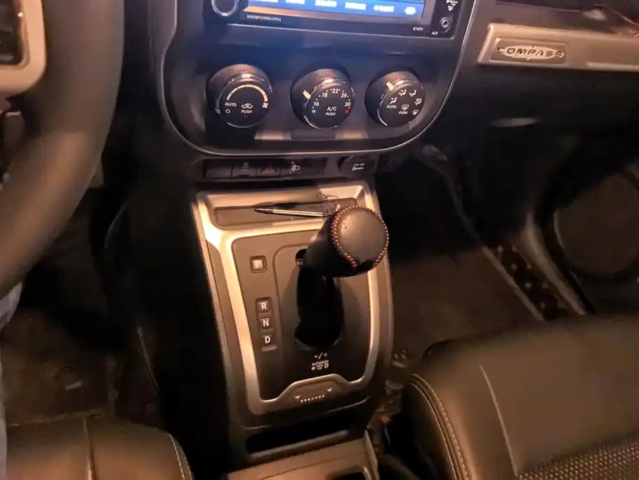 Jeep Compass (Import) — миниатюра 16