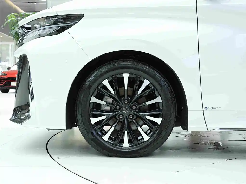 Toyota Vellfire — миниатюра 24