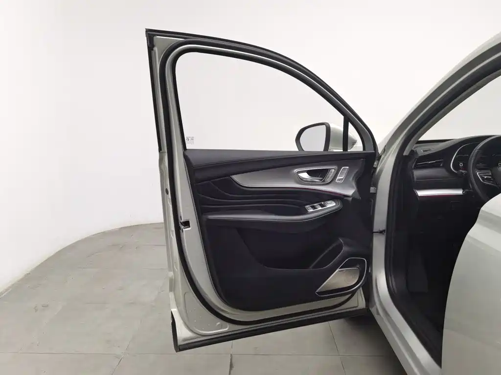 Roewe RX5 eMAX — миниатюра 8