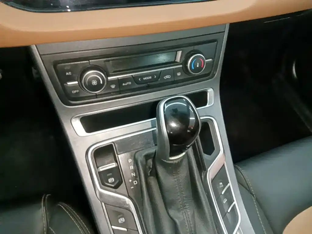 Geely Vision S1 — миниатюра 14