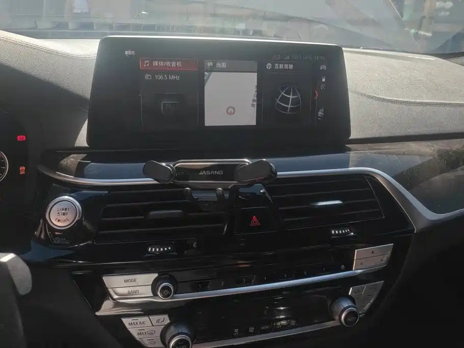 BMW 5 Series — миниатюра 13