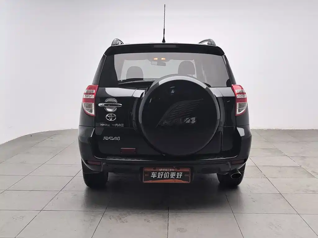 Toyota RAV4 — миниатюра 4