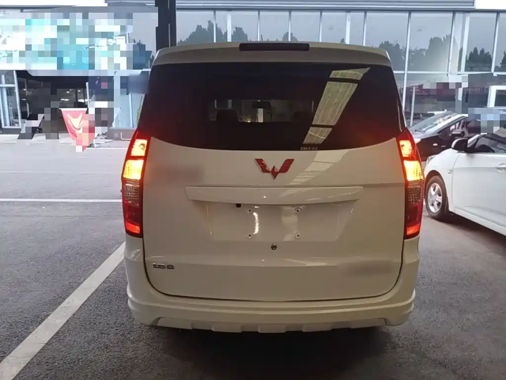 Wuling Hongguang — миниатюра 6