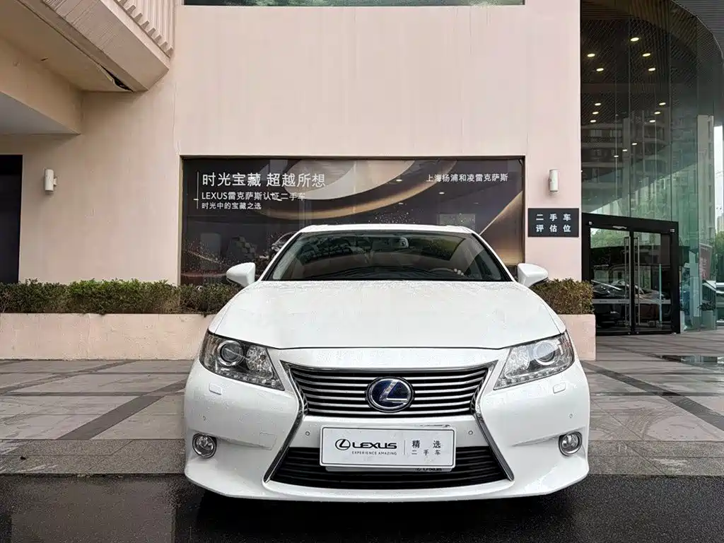 Lexus ES 2013 300h Elite
