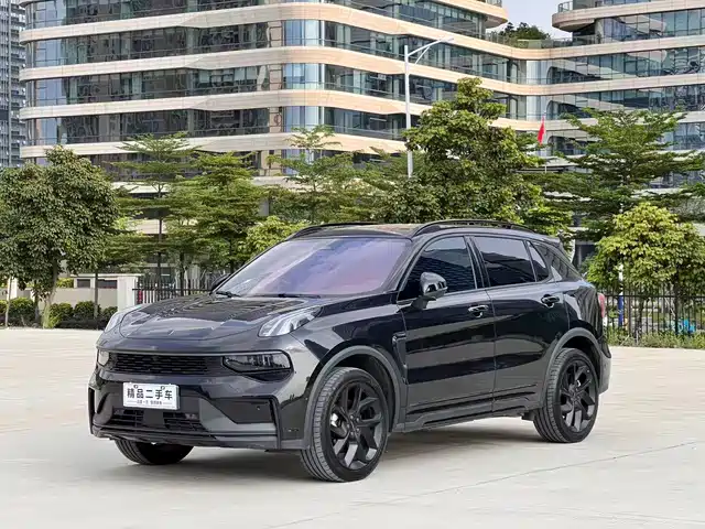 Lynk & Co 01 2023 2.0 TD 4 WD — фото 1