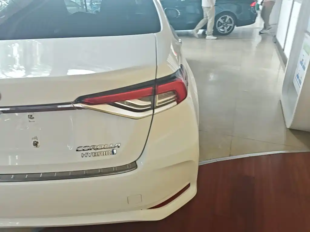 Toyota Corolla — миниатюра 8