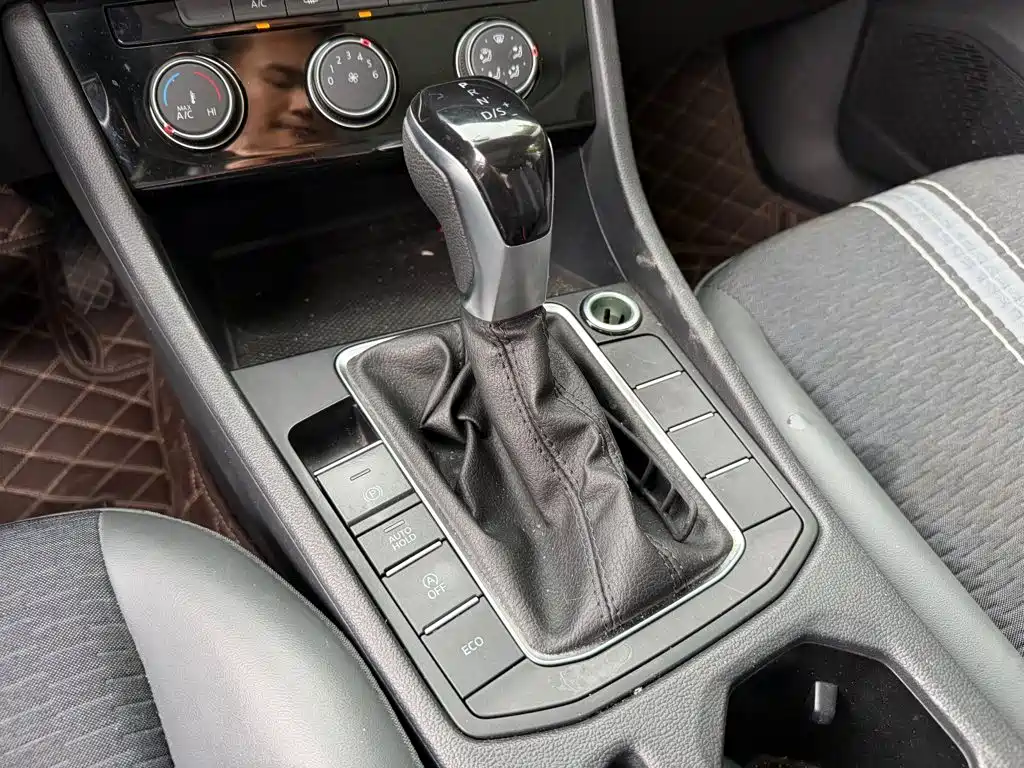 Volkswagen Sagitar — миниатюра 9