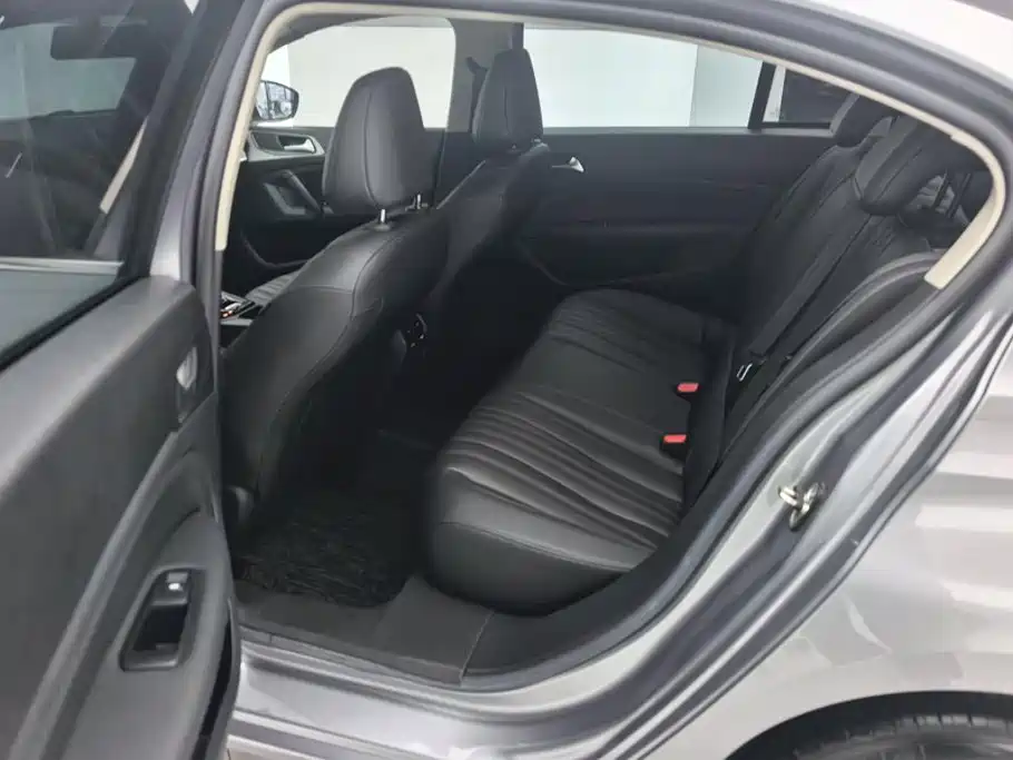 Peugeot 408 — миниатюра 11