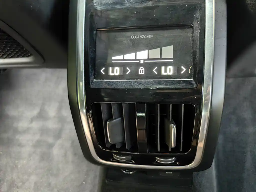 Volvo S90 — миниатюра 15