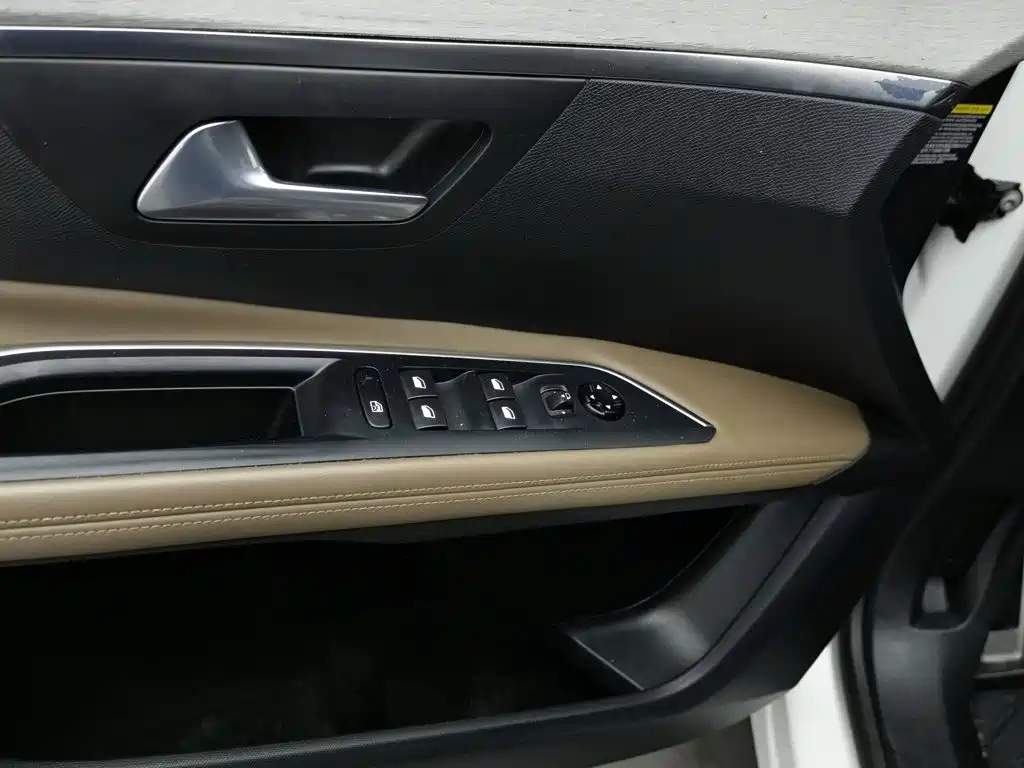 Peugeot 5008 — миниатюра 9