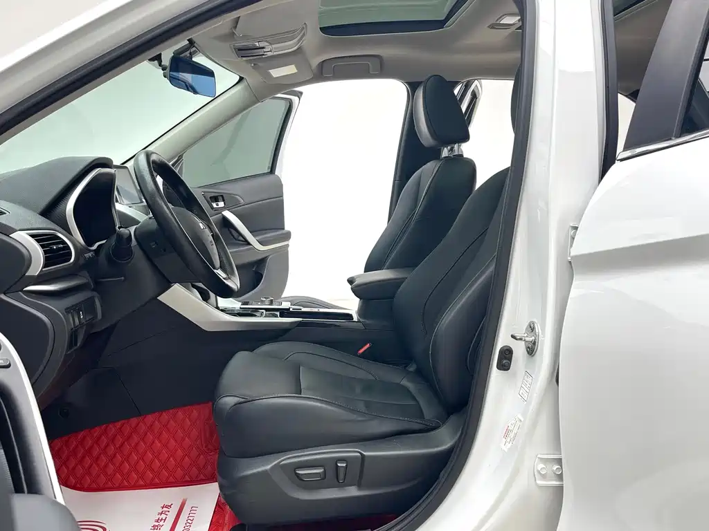 Mitsubishi Eclipse Cross — миниатюра 9