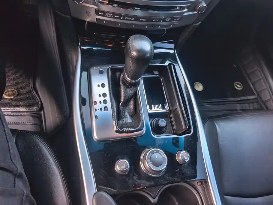 Infiniti Q70 — миниатюра 16