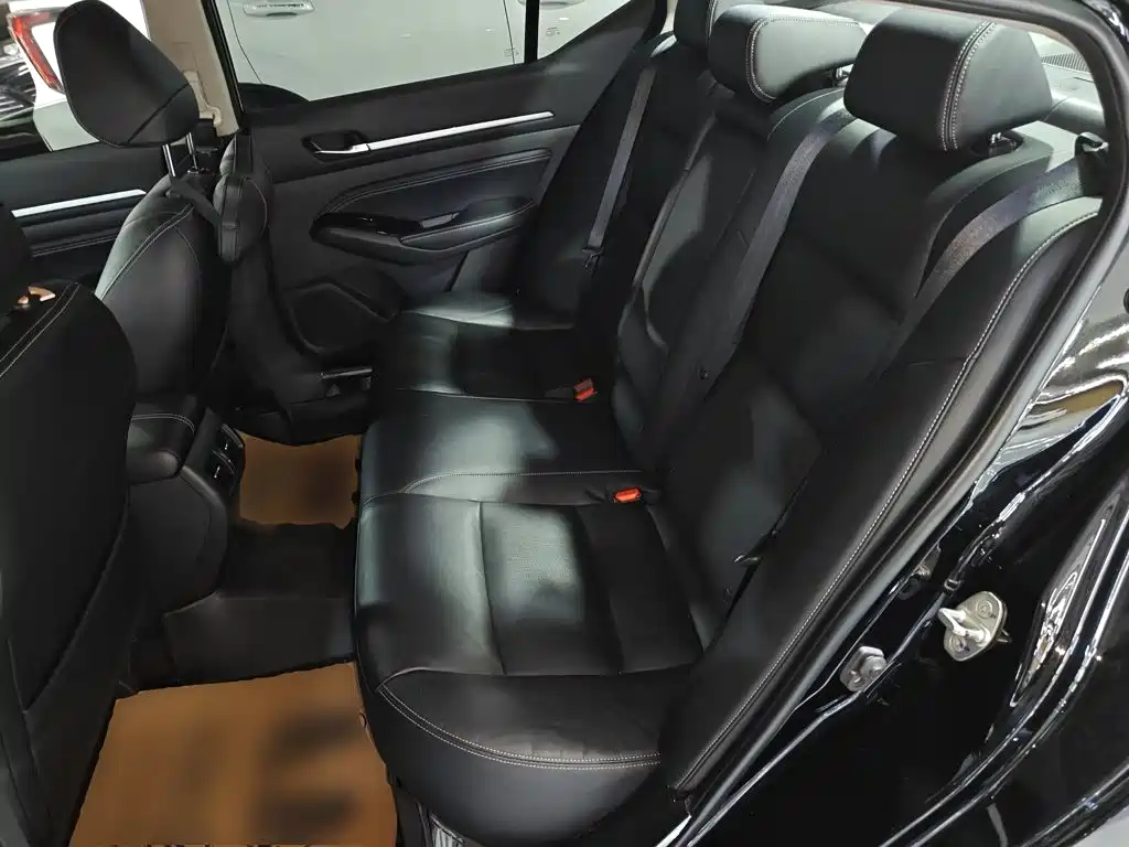 Nissan Teana — миниатюра 17