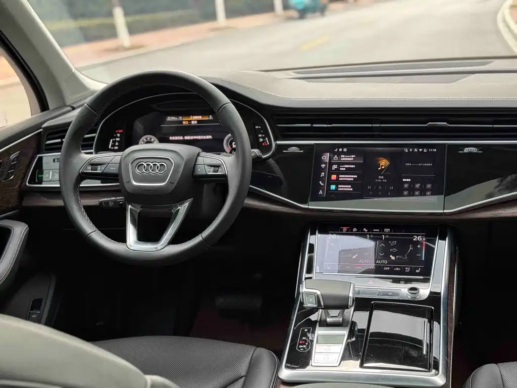 Audi Q7 2025 55 TFSI quattro S line