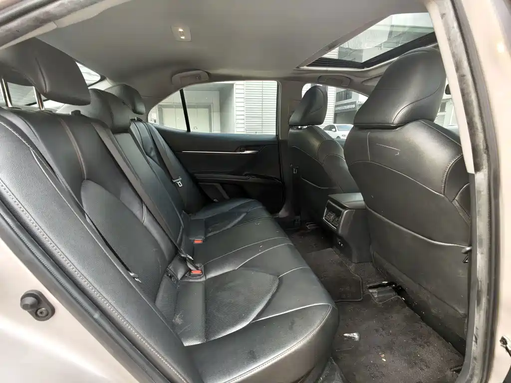 Toyota Camry — миниатюра 15