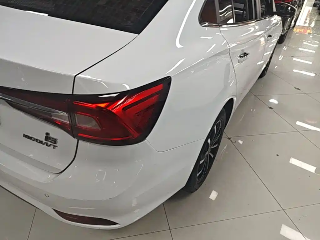 Roewe i5 — миниатюра 24