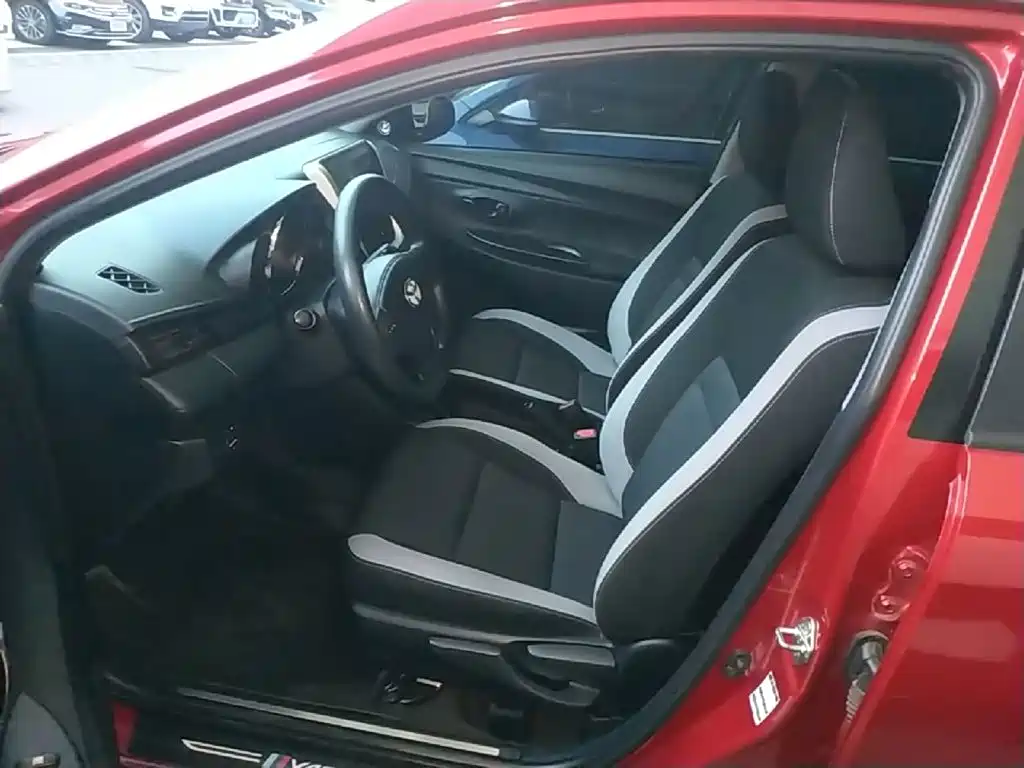 Toyota Yaris L — миниатюра 15