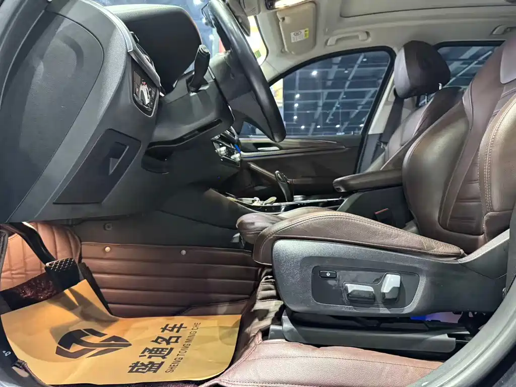 BMW X3 — миниатюра 11