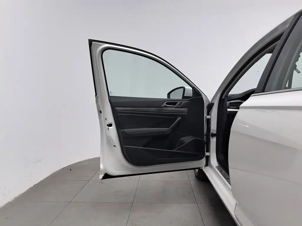 Volkswagen Lavida — миниатюра 8