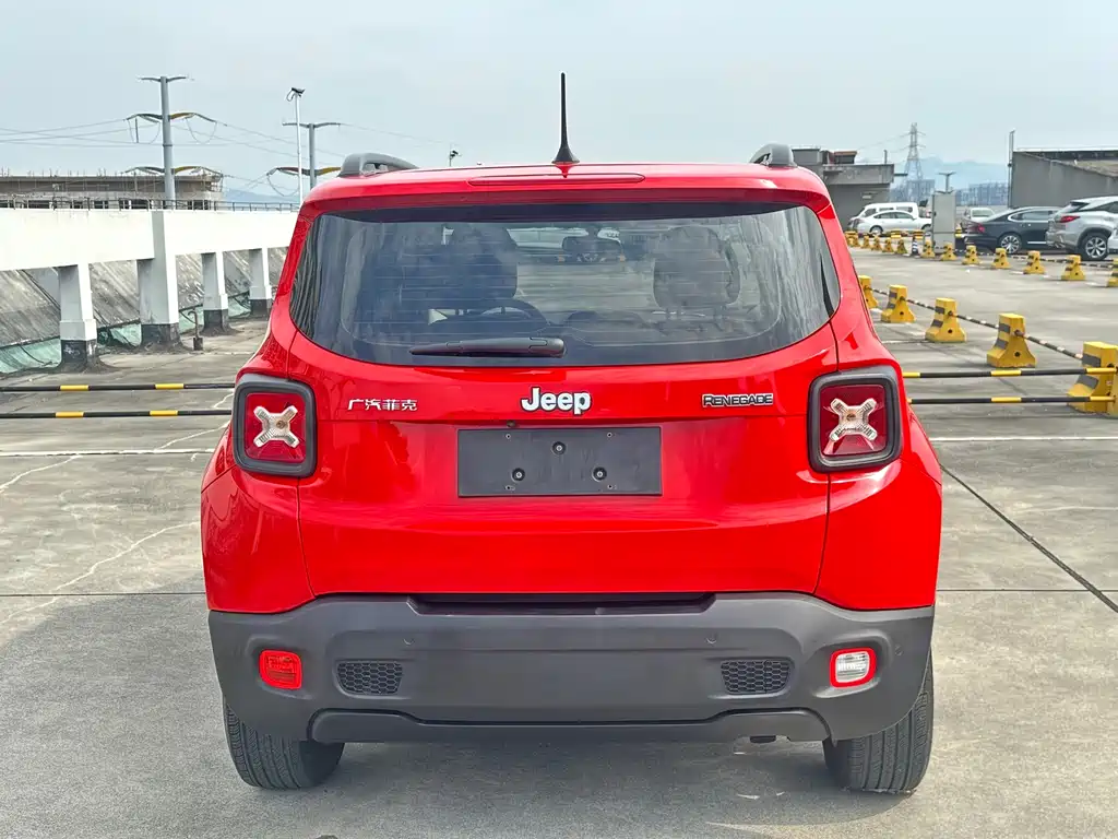 Jeep Renegade — миниатюра 5