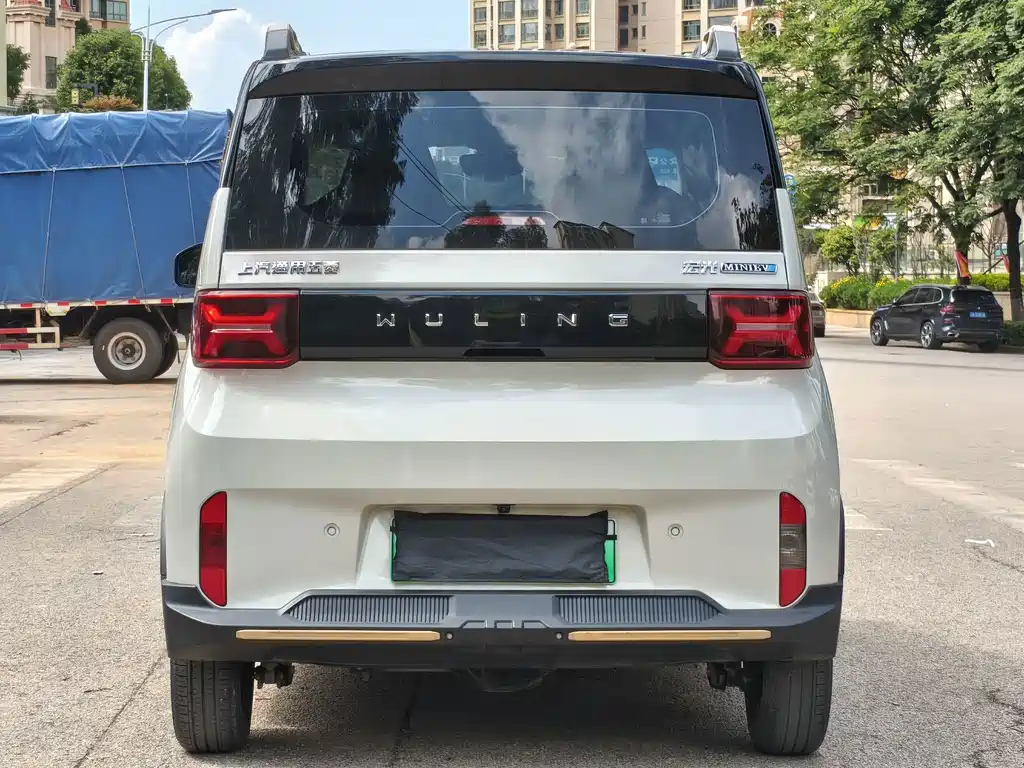 Wuling MINIEV — миниатюра 6