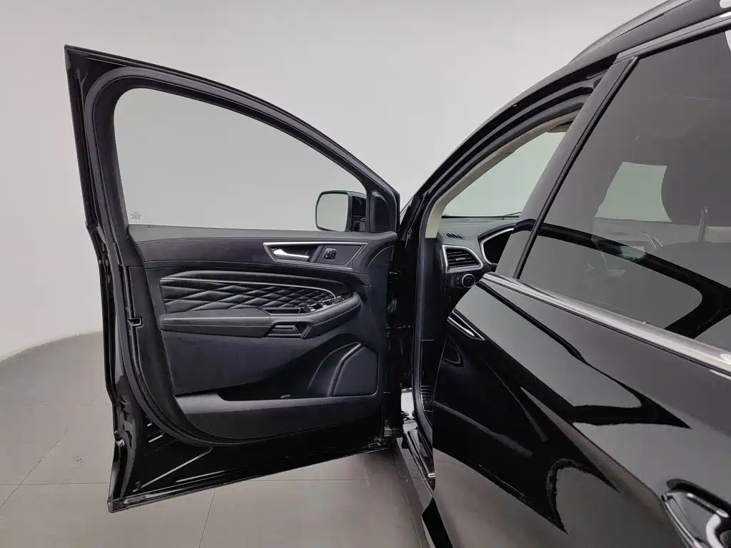 Ford Edge — миниатюра 8