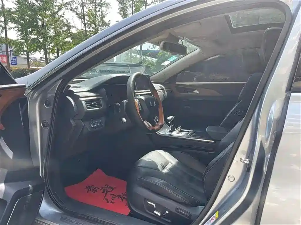 Hongqi H5 2018 30TD