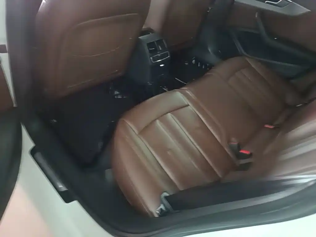 Audi A4L — миниатюра 17