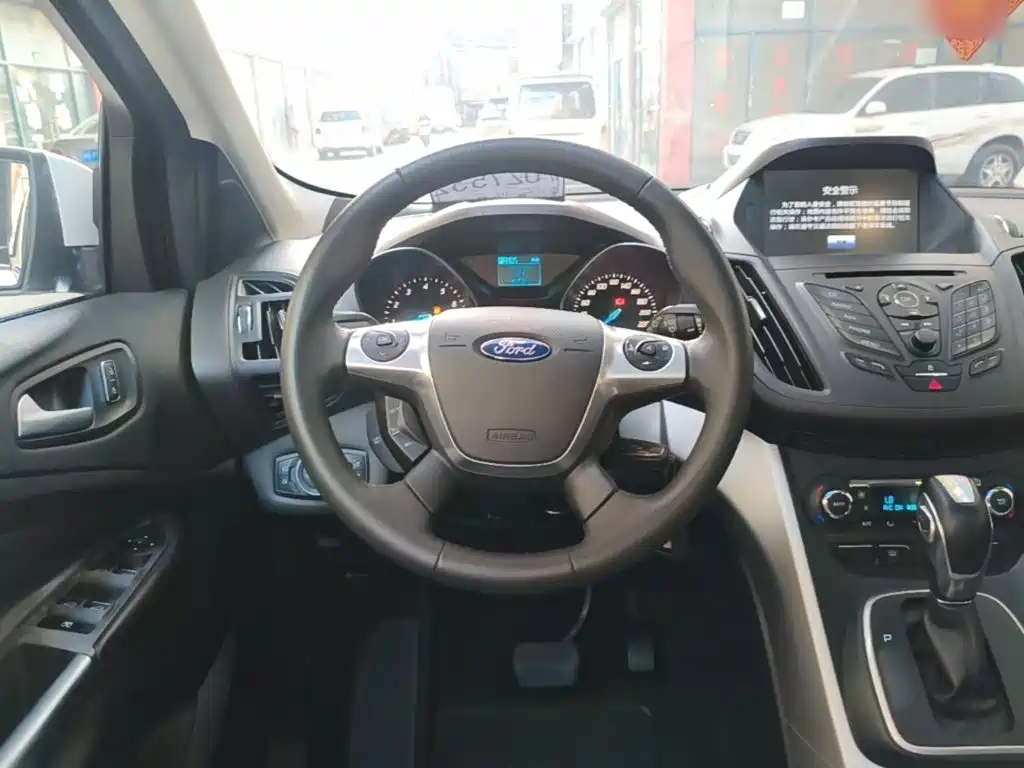 Ford Kuga — миниатюра 11