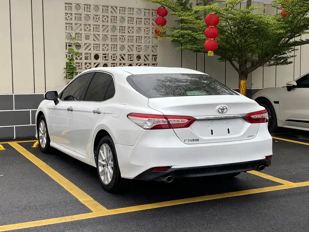 TOYOTA CAMRY
