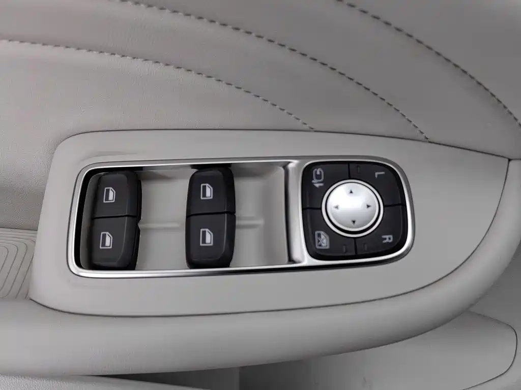 Roewe iMAX8 — миниатюра 9