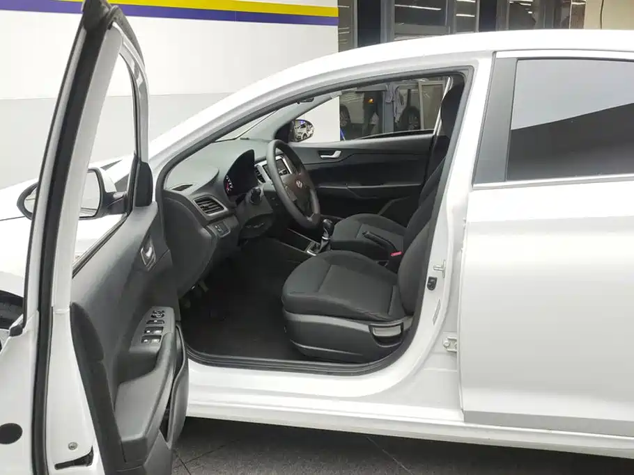 Hyundai Verna — миниатюра 9