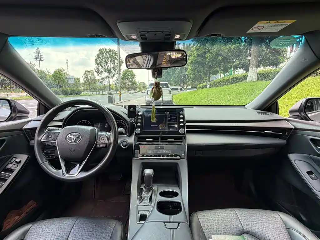 Toyota Avalon — миниатюра 13