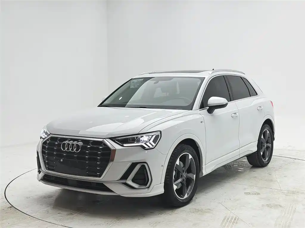 Купить Audi Q3
