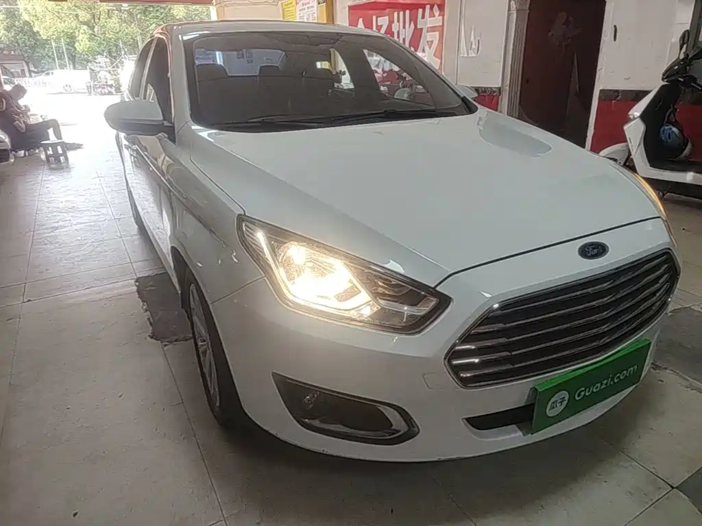 Ford Escort — миниатюра 4
